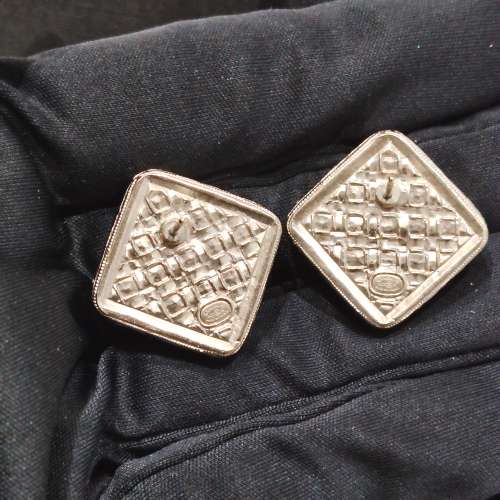 CHANEL CC水鑽耳環淺金色