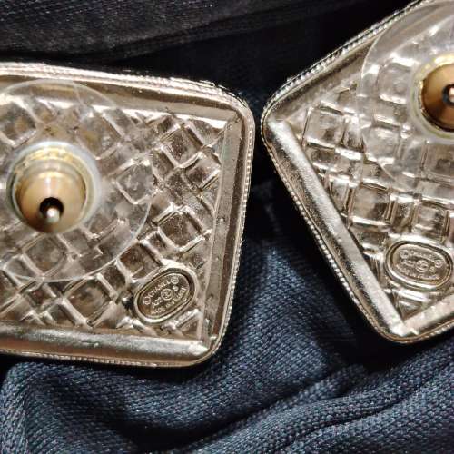 CHANEL CC水鑽耳環淺金色