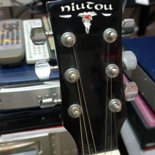 Niutou 牛頭牌結他，整體企理少花，注意冇袋跟，靚聲可試！售$450