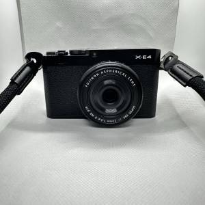 停產經典 Fujifilm X-E4 銀色 機身 連 XF27mmF2.8 R WR 餅鏡 全套