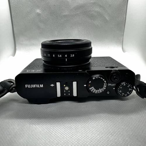 停產經典 Fujifilm X-E4 銀色 機身 連 XF27mmF2.8 R WR 餅鏡 全套