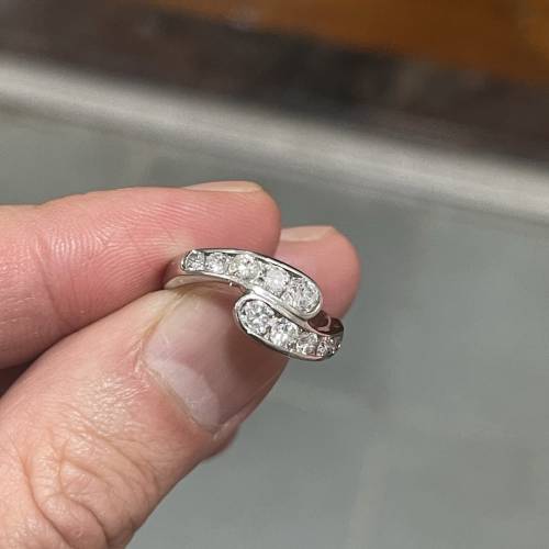 PT900 鉑金 1卡05真鑽石 約12圈 平X到笑😆$6880