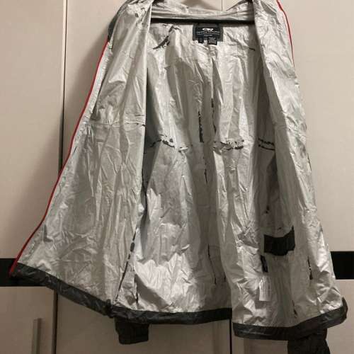 Outdoor Research OR Helium Jacket activities trail hiking hike 防水 行山 戶外...