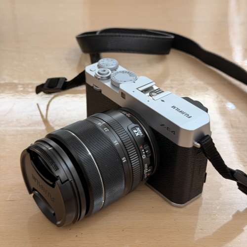 Fuji XE4 相機連 XF18-55mm鏡頭