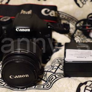 行貨 Canon 550D 專業數碼單反相機 DSLR 連 Canon EF-S 18-55MM 1:3.5-5.6 IS 鏡頭