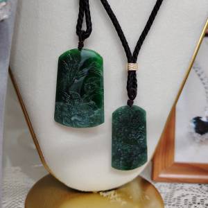 天然緬甸翡翠山水牌 (A玉)