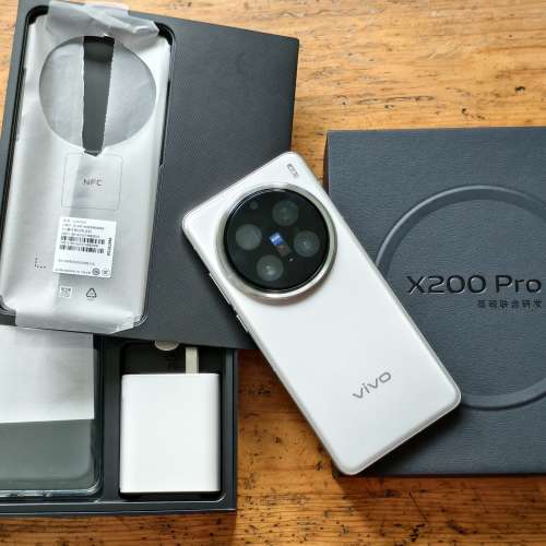 Vivo X200 pro 16+512gb 钛色 近全新 配件未用過 送多個機套
