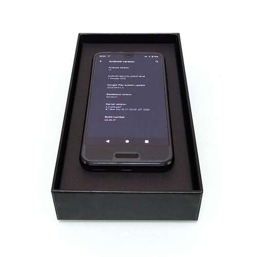 Sharp AQUOS R Compact ( SHV41 ) | 只重 140 g 機身極輕 | 3.5mm 耳機插口 | 有 LE...