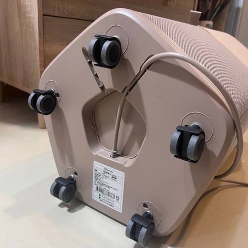 另送全新濾網 伊萊克斯空氣清淨機Pure A9.2 高效能抗菌空氣清淨機 (奶茶棕) 適用22...