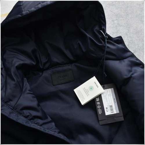 全新PRADA Re-nylon羽絨背心
