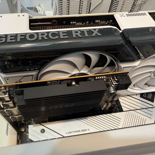 [極新淨] ASUS Dual GeForce RTX&trade; 4070 White OC 超頻版 12GB GDDR6X