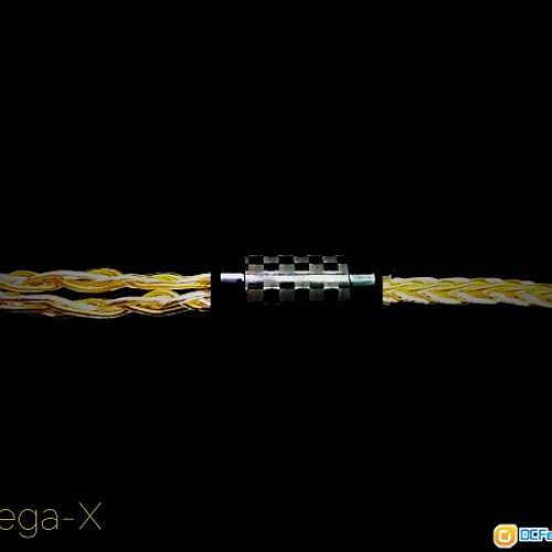 STE Audio 5週年暨我哋5000like嘅記念作， 聯乘的新系列耳機線－OMEGA-X。