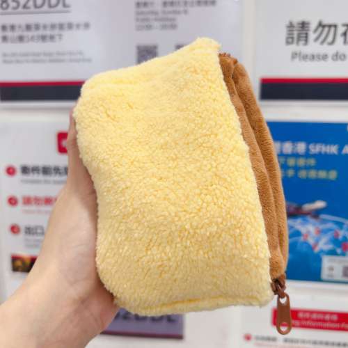 睇下文&middot;文盲勿擾&middot;不轉wtsapp/電話‼️官網賣$125，日本全新正版 mofusand化妝袋