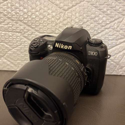 Nikon D100 body with AF 18-105 zoom