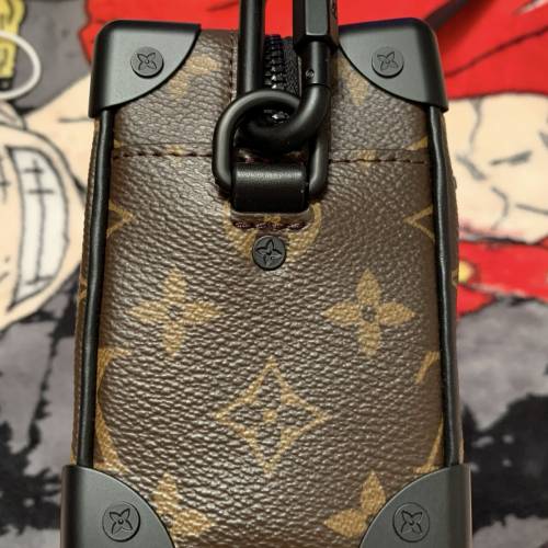 全新 限量版 LV 袋，散子包，掛電話頸繩，購置香港專門店