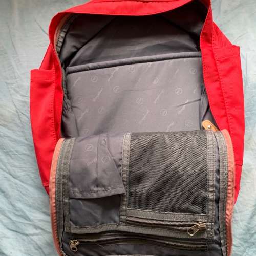 98%新 Doughunt 書包 🌈🌈🌈