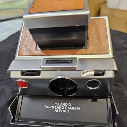 Polaroid SX-70 Alpha 1 , 售$800
