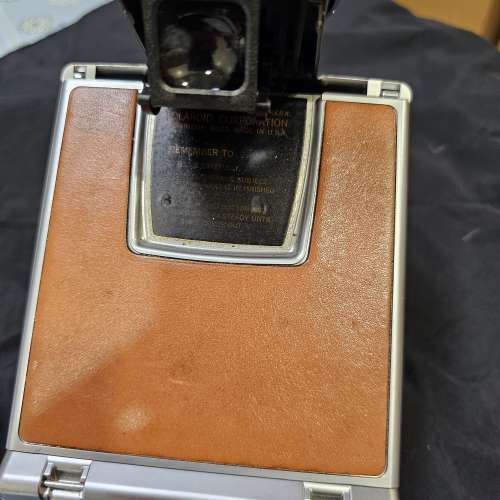 Polaroid SX-70 Alpha 1 , 售$800