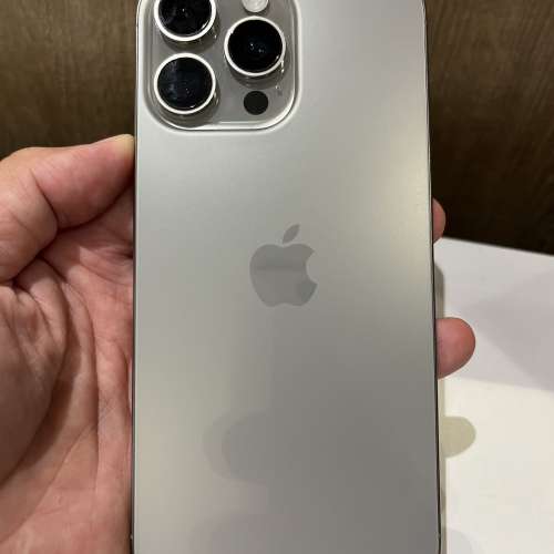 有保iPhone 16pro max 512gb,港行原色鈦金屬，電池健康度95，還有AppleCare至26年10...
