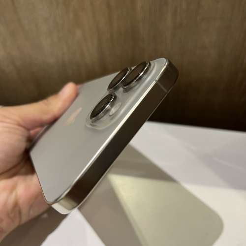 有保iPhone 16pro max 512gb,港行原色鈦金屬，電池健康度95，還有AppleCare至26年10...