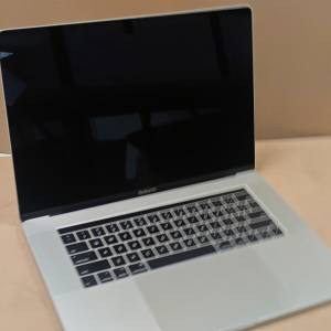 苹果电脑 Macbook pro 2017款 15寸 (2手)16+256G MPTR2LL\A