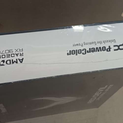 显卡：POWERcolor Red Devil Spectral White AMD Radeon RX 9070 XT 16GB GDDR6 全新
