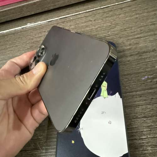 iPhone 13pro 256gb,港行雙卡極新，已換新電，電池健康度100，滿血復活！
