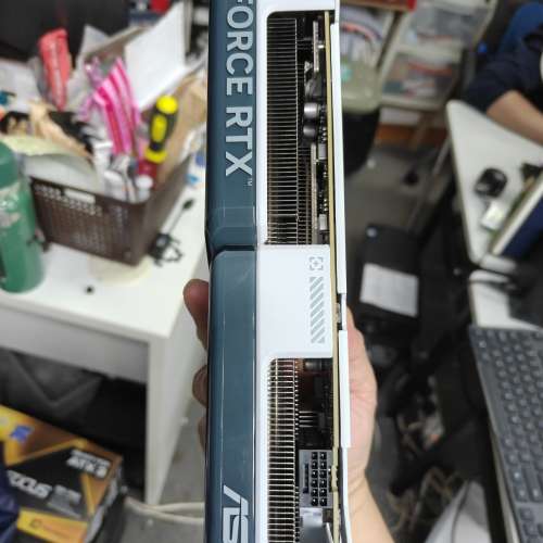 ASUS  RTX 4070 SUPER 12GB OC WHITE