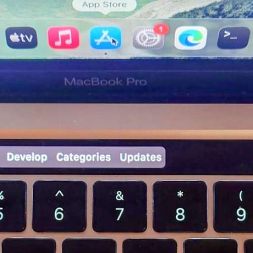MacBook Pro 2020 (with touch bar)
