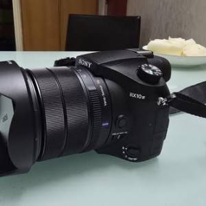 SONY RX10M4