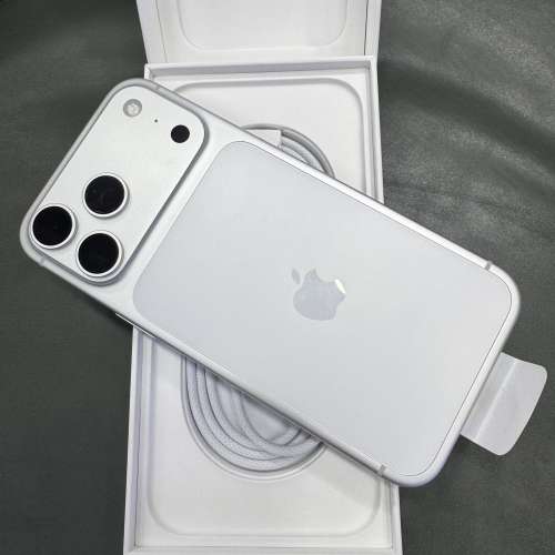 全新未用過 iPhone 17 Pro Max 512GB 白色 蘋果保養一年 電池效能100% 香港行貨 全...