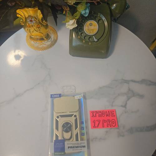 iPhone 17 Pro 機械手機殼