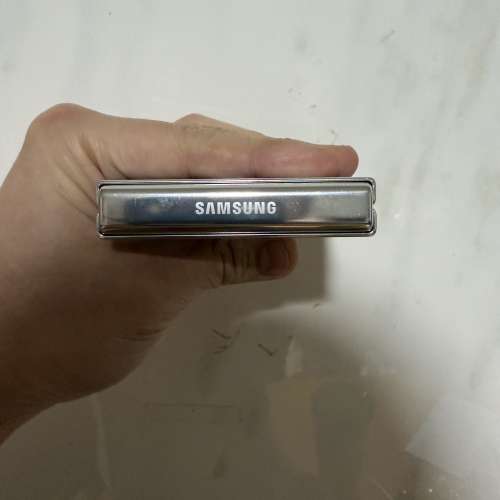 全網最平🔥Samsung galaxy flip 5 8+256美版單卡+esim白色