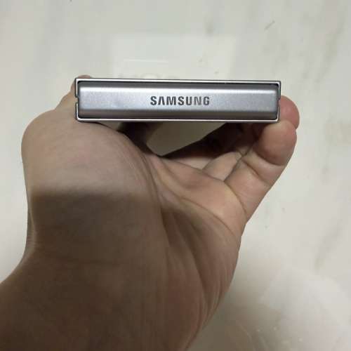 全網最平🔥Samsung galaxy flip 6 12+512美版單卡+esim銀色