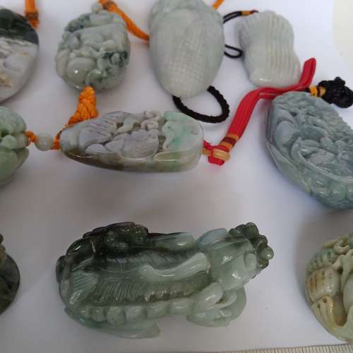 清貨價出售 一手十個A玉手把件如照片顯示， 靚工，十個全部售3980元， 單 一個八百...