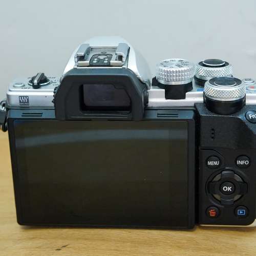 文青之選：Olympus OM-D E-M10 ii + 14 -42mm 電動餅鏡