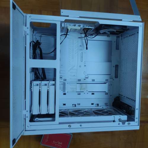 聯力白色機箱 （可另加牛）