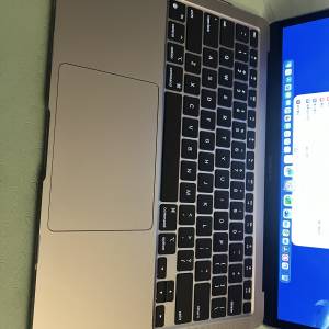 Macbook Air M1 8G/256GB （太空灰色）