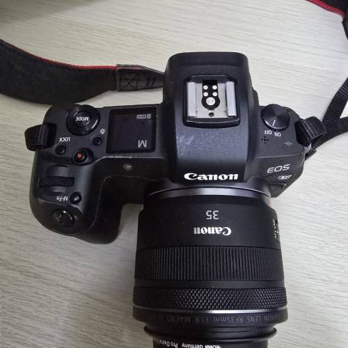 Cannon eos R body with 4 batteries