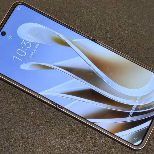 ZTE libero flip 日版有Google繁中5G