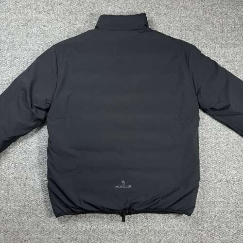 全新MONCLER Tavy雙面鵝絨外套