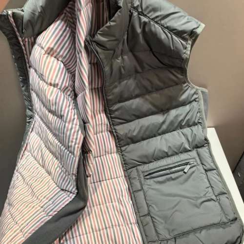 全新THOM BROWNE羽絨背心