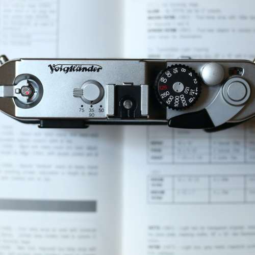 Voigtlander Bessa-R Full-Frame Film Camera - Light Meter, Leather Half Pouch