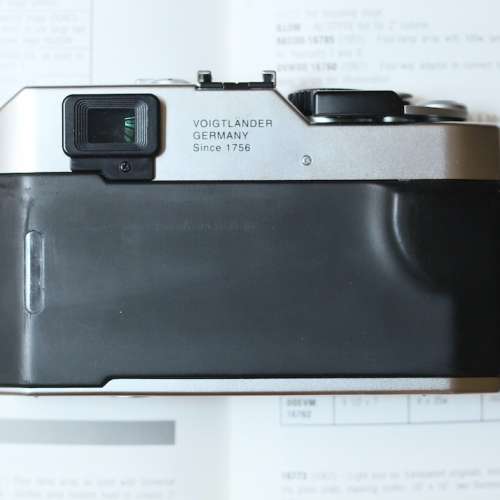 Voigtlander Bessa-R Full-Frame Film Camera - Light Meter, Leather Half Pouch