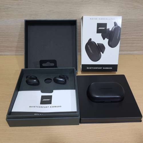 Bose QUIETCOMFORT Earbuds  耳機充電盒（註：看內文）