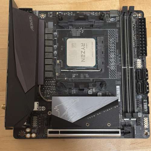 Gigabyte b550i aorus pro ax + 3700X