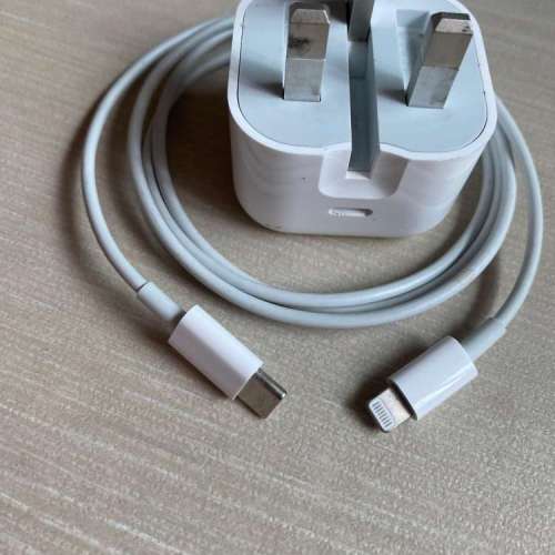 原裝Apple 20W USB-C Power Adapter & USB-C to Lightning Cable