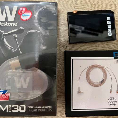 Westone UM pro 30 + 平衡線 + Player