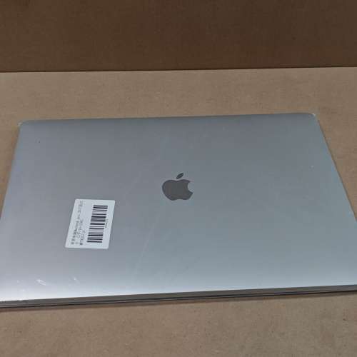 苹果电脑 Macbook pro 2017款 15寸 (2手)16+256G MPTR2LL\A