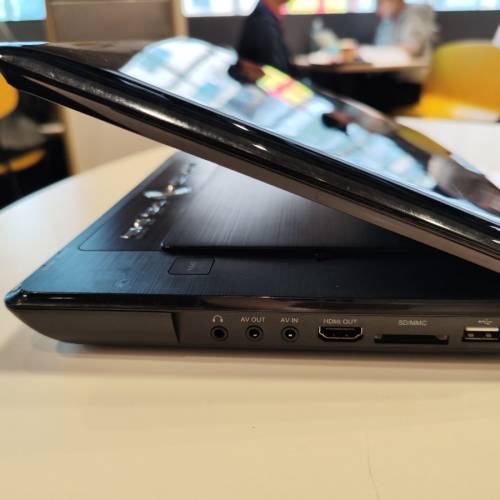 GIEC - BP-1061 10寸手提式藍光DVD.內置電池